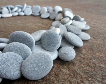 200 Beach Pebbles, Flat Stones, Beach Stones, Bulk Craft Pebbles, Grey Pebbles, Small Stones, Stone Buttons, Smooth Pebbles 15 - 30 MM