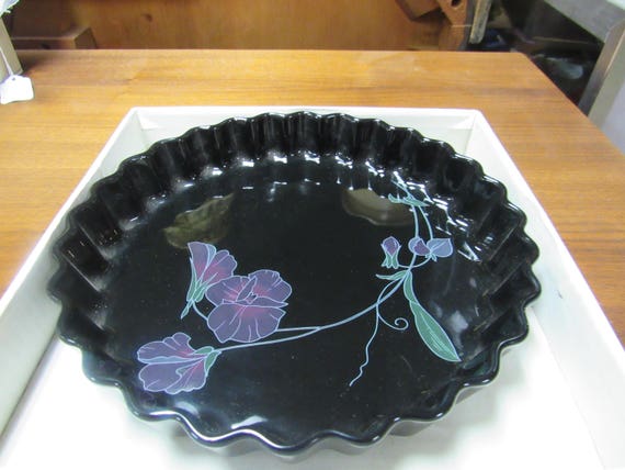 Mikasa Tango Bake and serve round dish in original box