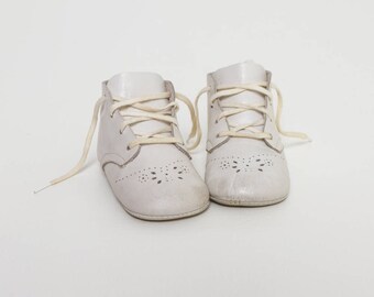 vintage 1950s baby shoes | 50s soft sole white booties