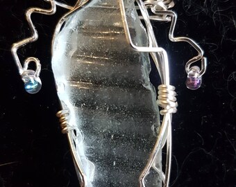 Wire wrapped seaglass pendant