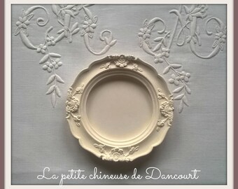 Round plaster frame
