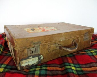 Vintage Leather Suitcase, Union Castle , Vintage Luggage, Large Suitcase, Lined Suitcase, Vintage Suitcase With Labels