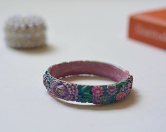 1960s | Floral Carved Celluloid Bangle