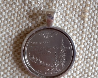 USA special quarter coin pendant / 2005 Crater Lake Oregon coin / silvertone setting with chain