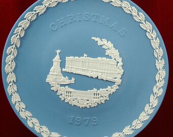 Vintage Wedgwood Jasperware 1979 Christmas Plate Featuring Buckingham Palace 01128