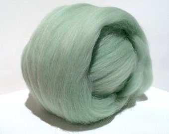 Mint Merino Roving, Needle Felting Spinning Fiber, Merino, wool, roving, 1 oz, Mint Green, pale Green roving