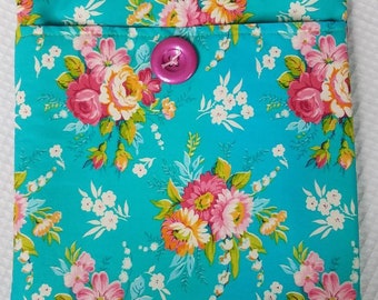 Stamparatus Stamp Positioning Tool Quilted Bag/Sleeve/Cozy Extra Pocket Turquoise with a Floral Pattern