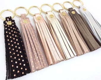 Leather tassel keychain.Leather key fob.Leather tassel charm.Leather accesory gift.Tassel keychain charm.Rose gold polka dots keychain.Pulpo