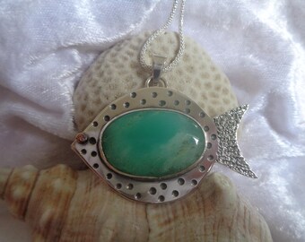 Silver Fish pendant with Crisopacio.