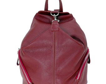 Vallombrosa: Versatile leather backpack, with a trendy look. 100% Made in Italy.