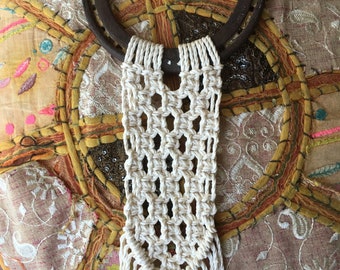 Macrame horse shoe wall hanging