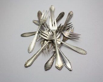 12 Old cake forks, shabby, cutlery