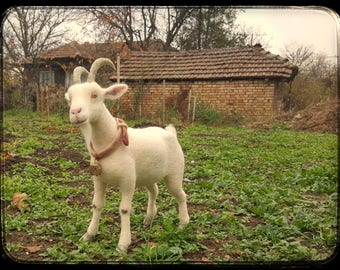 Big Needle felted goat, soft sculpture goat, fiber goat figurine, goat sculpture, artist goat figure, organic gift