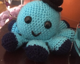 Crochet octopus with top hat