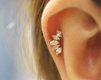 14K Gold crown cartilage earring/Tragus piercing/Tiara cartilage piercing/Piercing/Helix Conch Daith piercing/CZ stud piercing/Crown earring
