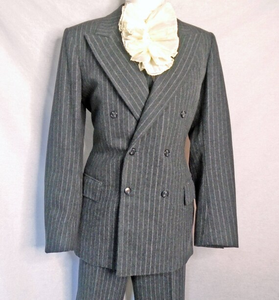 1960s Mod Dandy Suit Mens Small Vintage 3 Piece Suits Tapered Jacket Matching Vest Bell Bottom Trousers Grey Flannel Pinstripe Groom 1960s Mod Dandy Suit Mens Small Vintage 3 Piece Suits Tapered Jacket Matching Vest Bell Bottom Trousers Grey Flannel Pinstripe Groom