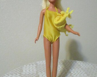 Sale! Vintage Sunset Malibu FRANCIE doll great condition with swimsuit and towel