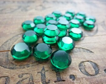 Vintage Rhinestone Faceted Glass Flat Back Rhinestone 13mm (4)