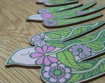 Flower garden flying swallows (set of 3)