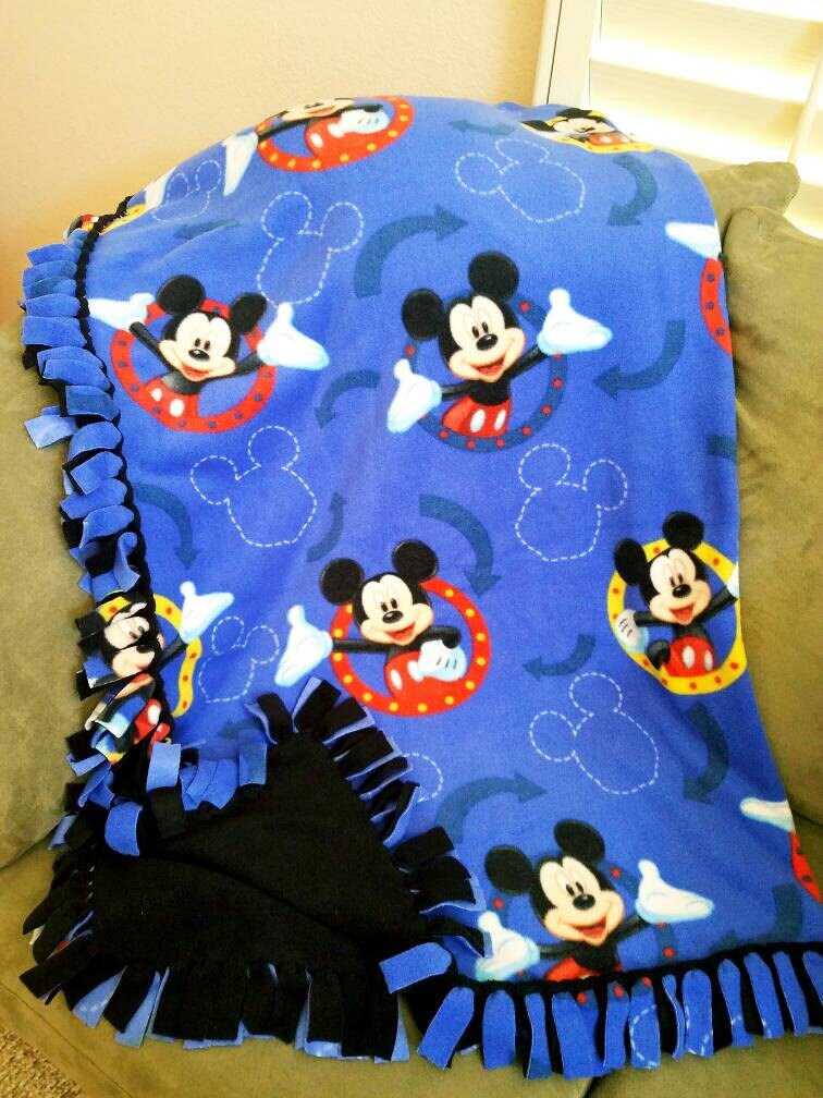 Mickey Mouse No Sew Fleece Blanket