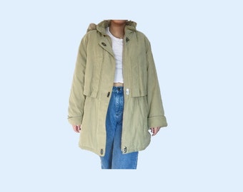 olive coat with real fur trim // vintage // size M