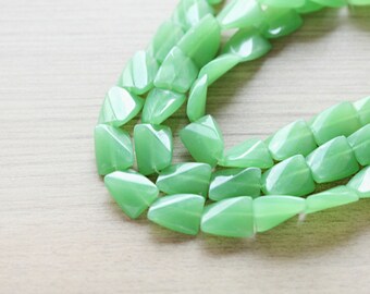 40 pcs of Jade Green Rectangle Glass Beads - Jade Green - 15 mm