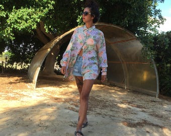 Vintage floral blouse//unisex blouse//large floral print long sleeve shirt/blouse/
