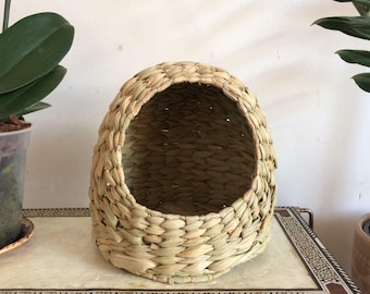 Woven palm, small animal house. Rabbit, hampster, guinea pig.