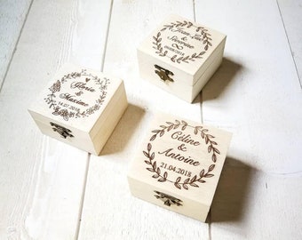 Boîte à alliances Jolie boite gravée en bois