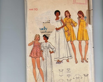 1970s Vintage Sewing Pattern Butterick 5744 Misses Baby Doll Nightgown Nightie Robe Size 10 Bust 32 1/2 70s UNCUT 99