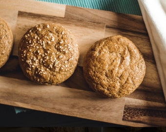 Omega Bun (Sample) - an all natural bun - low carb (1 net carb!), Paleo, Keto and gluten free!