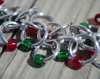 Beaded chainmaille bracelet in red and green; chainmaille jewelry; beaded chain maille; holiday shaggy loops; Christmas chainmaille bracelet