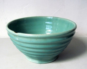 Vintage 1940s green ribbed Pottery Mixing batter Bowl