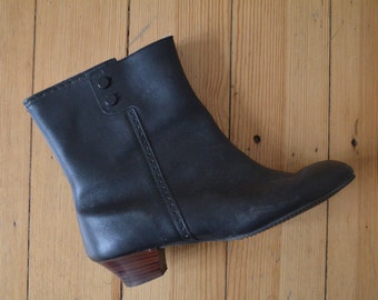 Vintage 1960s Winter Go-Go Boots