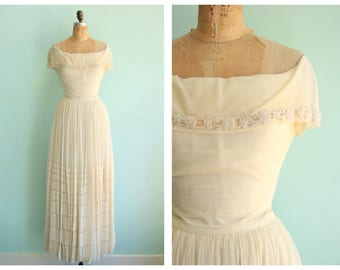 Vintage 1940's Netted Mesh Wedding Gown | Size Small