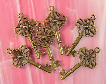 2 pcs - Skeleton Keys - Antique Bronze Vintage Key Charm Pendants - Bohemian Charms DR1007