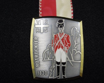 Swiss Sports Medal Switzerland showing a medieval soldier with rifle in traditional dress Rotröckler 1830 - vintage
