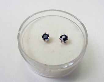 Sapphire Stud Earrings in Silver. 3mm. Round Natural Dark Sapphires.