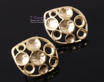 NP-580 Matt Goldplated, Pewter, multi embossing earring, 925 sterling silver post, 4pcs