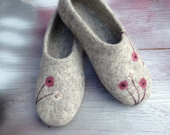 Gray felted wool womens slippers, House shoes, Organic wool slippers, Felted clogs, Vegan shoes, Mothers day gift
