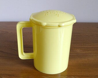 Vintage Embee - MB, 1950’s cream coloured flour shaker, flour sifter, retro kitchenalia