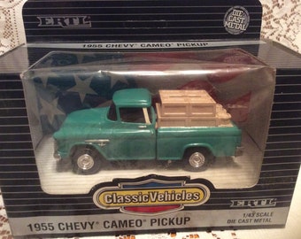 Vintage 1994 ERTL Classic Vehicles 1955 Chevy Cameo Pickup / 1 :43 SCALE / Die Cast Metal /New in Box
