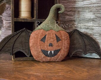 Primitive Halloween PDF Pattern, Pumpkin Bat Pattern, Door Doll, Sewing Pattern, Halloween Wall Hanging