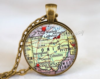 OHIO MAP Necklace, Ohio Map Pendant, Ohio Keychain, Ohio Necklace, Ohio Jewelry, Vintage Ohio Map, Ohio Souvenir, Ohio Pendant, Map Jewelry