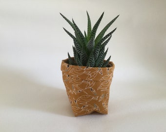 Flower pot-ochre yellow birds XS