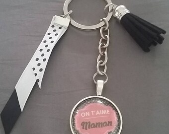 "we love you MOM" keychain