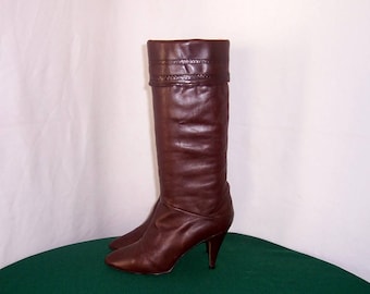 Sz 8 M Vintage Tall Brown Genuine Leather 1980s Women High Heel Walking Boots.