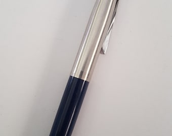 Vintage 1950's to 60's Parker "21" fountain pen, concave ridge clip, blue shaft.