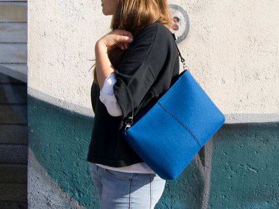 Felt CROSSBODY BAG with leather strap / crossbody purse / small crossbody bag w/ zipper / blue felt bag / wool felt / made in Italy
