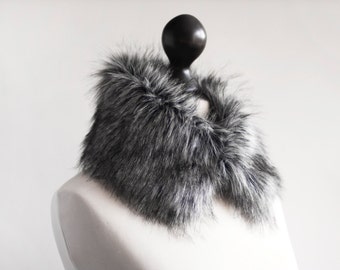 Grey faux fur collar. Faux fur wrap. Fur neck warmer. Womens fur collar. Fur scarf. Christmas gift under 25. Fake fur collar in grey. imali